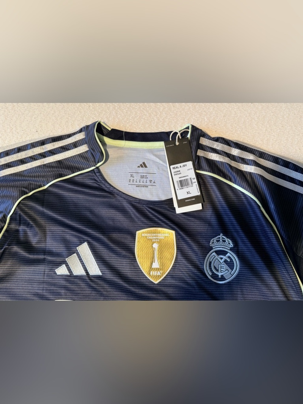 Real Madrid 2024/25 Away Jersey - Custom "CESAR #17" - Picture 2 of 3